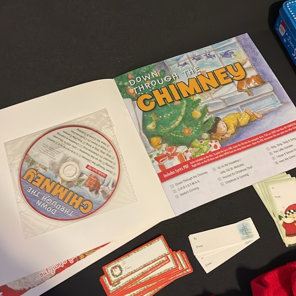 Christmas CD’s w/Read Along Books, Knit Gift Bags, Letters to Santa Kit & Tags - Picture 4 of 16